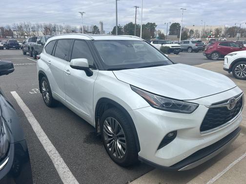 2022 Toyota Highlander Platinum