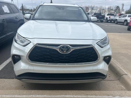2022 Toyota Highlander Platinum