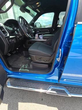 2020 RAM 2500 Big Horn Crew Cab 4X4 6'4' Box