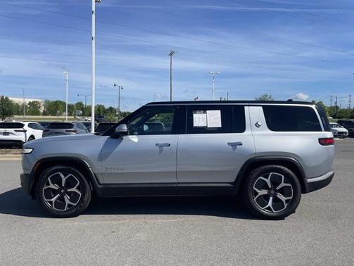 2024 Rivian R1S Adventure