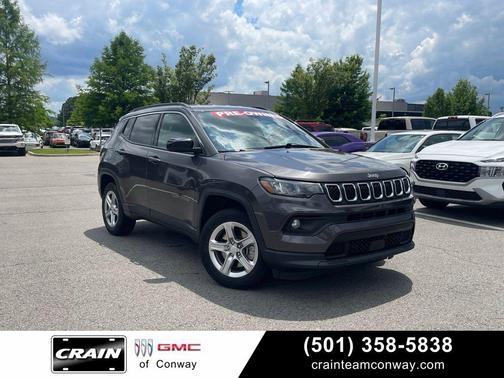 GRANITE CRYSTAL METALLIC 2024 Jeep Compass Latitude