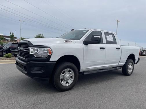 2023 RAM 2500 Tradesman Crew Cab 4x4 6'4' Box
