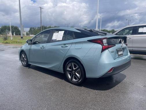 2021 Toyota Prius XLE
