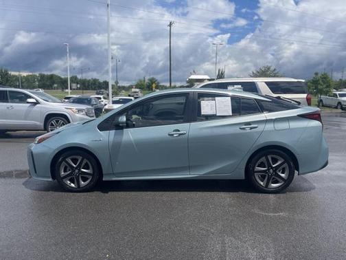 2021 Toyota Prius XLE