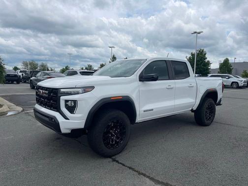 Summit White 2026 GMC Canyon Elevation