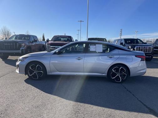 2024 Nissan Altima SR FWD