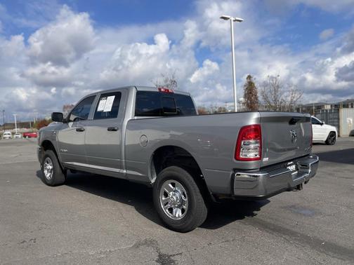 2022 RAM 2500 Tradesman Crew Cab 4x4 6'4' Box