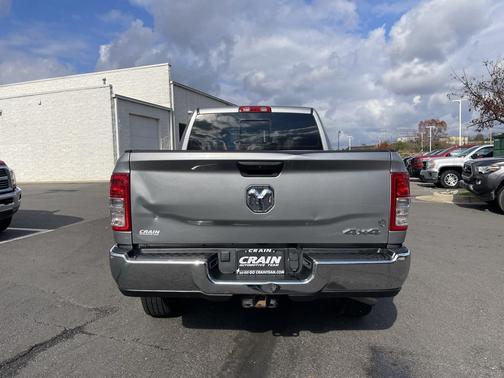 2022 RAM 2500 Tradesman Crew Cab 4x4 6'4' Box