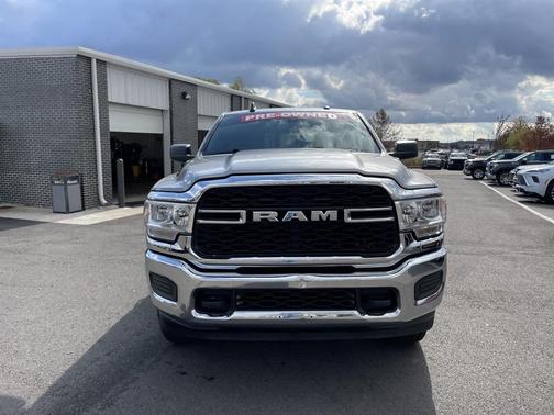 2022 RAM 2500 Tradesman Crew Cab 4x4 6'4' Box