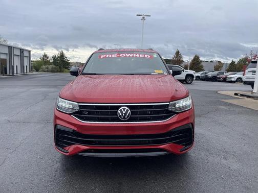 2024 Volkswagen Tiguan 2.0T SE R-Line Black