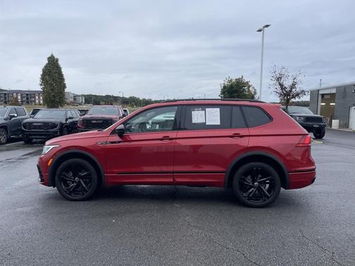 2024 Volkswagen Tiguan 2.0T SE R-Line Black