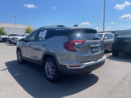Sterling Metallic 2023 GMC Terrain SLT