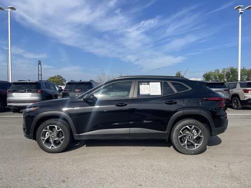 2024 Chevrolet Trax LT
