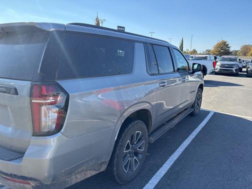 2023 Chevrolet Suburban 4WD Z71