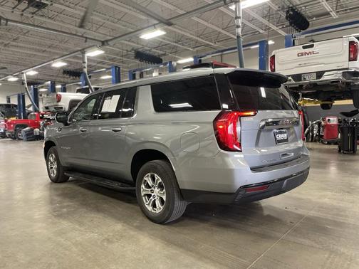2024 GMC Yukon XL SLE