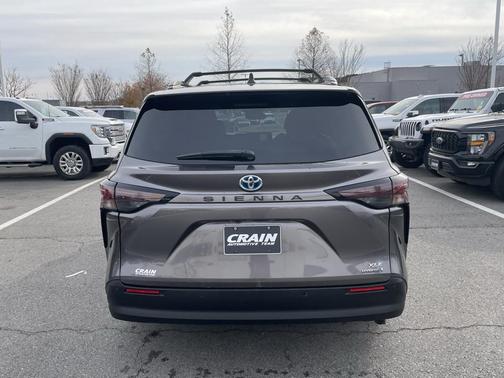 2024 Toyota Sienna XLE