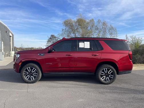 2023 GMC Yukon 4WD AT4