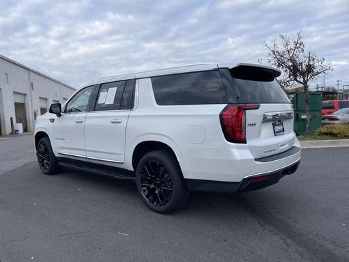 2022 GMC Yukon XL SLT