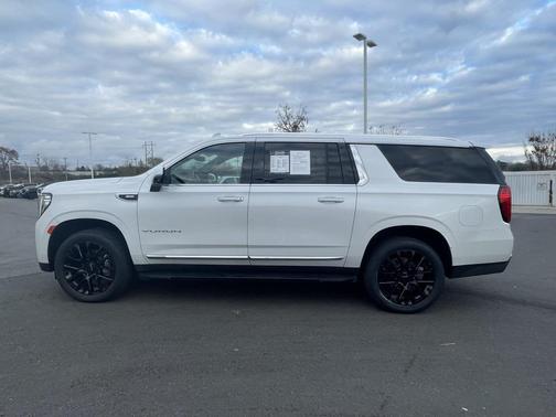 2022 GMC Yukon XL SLT