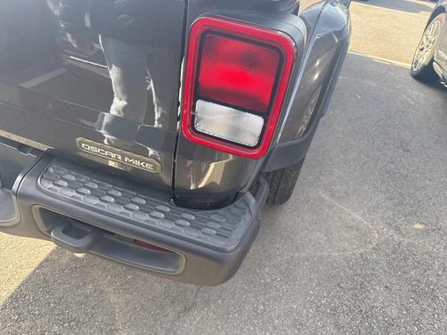 2023 Jeep Gladiator Sport S