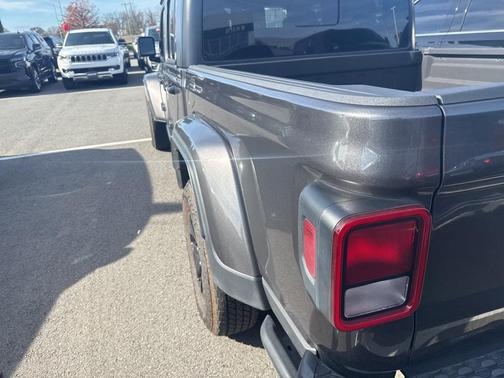 2023 Jeep Gladiator Sport S