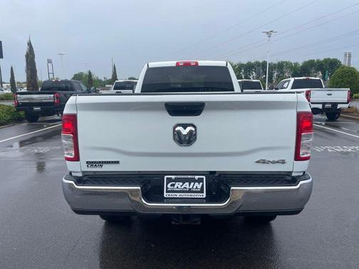 Bright White 2024 RAM 2500 Big Horn Crew Cab 4x4 8' Box