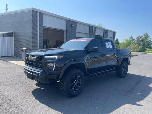 Onyx Black 2024 GMC Canyon Elevation