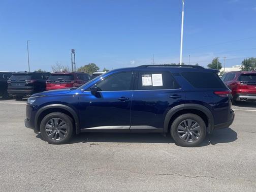 2024 Nissan Pathfinder SV FWD