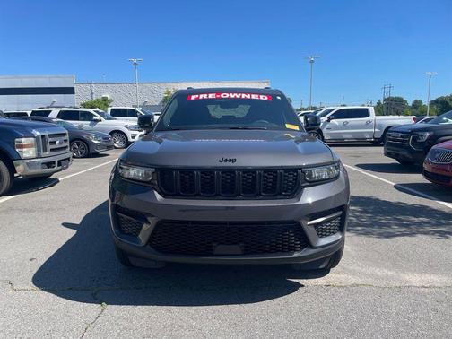 Baltic Gray Metallic Clearcoat 2025 Jeep Grand Cherokee Altitude