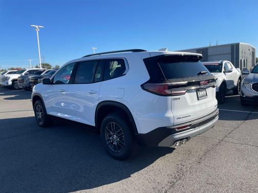 2026 GMC Acadia Elevation FWD