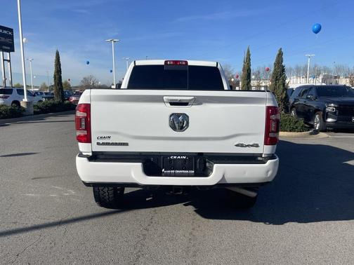 2023 RAM 2500 Laramie Crew Cab 4x4 6'4' Box
