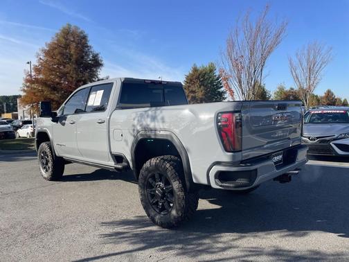 2025 GMC Sierra 2500 AT4