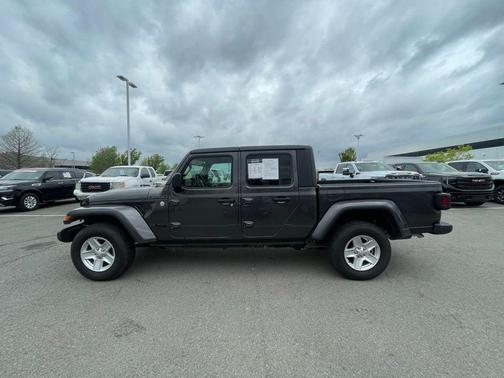 Granite Crystal Metallic Clearcoat 2021 Jeep Gladiator Sport S