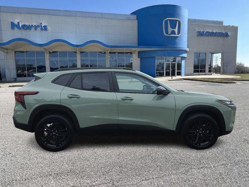 Cacti Green 2025 Chevrolet Trax FWD ACTIV