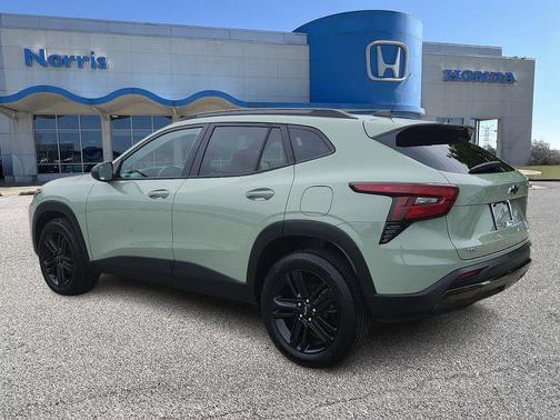 Cacti Green 2025 Chevrolet Trax FWD ACTIV