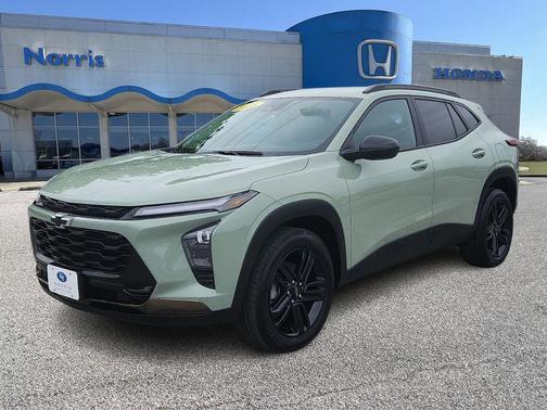 Cacti Green 2025 Chevrolet Trax FWD ACTIV