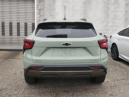 Cacti Green 2025 Chevrolet Trax FWD ACTIV