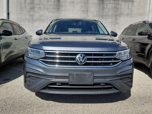 Platinum Gray Metallic 2022 Volkswagen Tiguan 2.0T SE 4MOTION