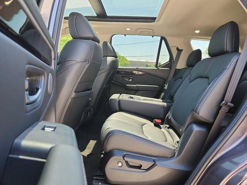 Nh-797m/Modern Ste 2025 Honda Pilot Touring 8-Passenger