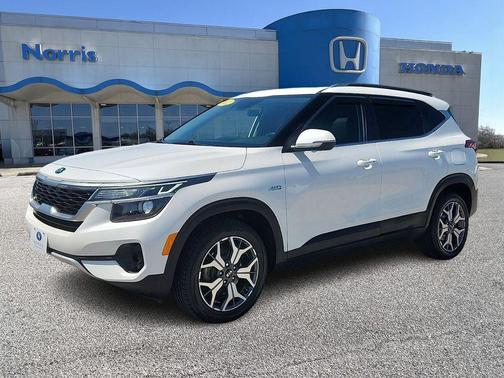 Snow White Pearl 2021 Kia Seltos EX