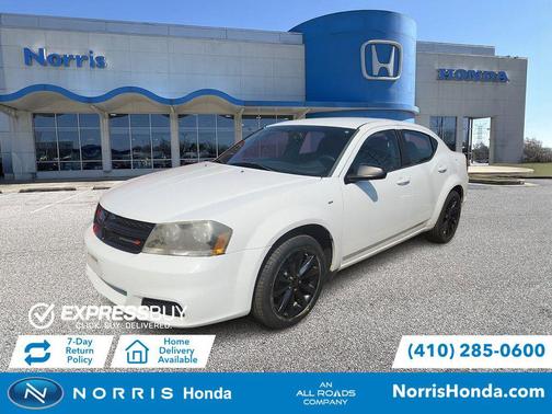 Bright White Clearcoat 2014 Dodge Avenger SE