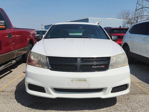 Bright White Clearcoat 2014 Dodge Avenger SE