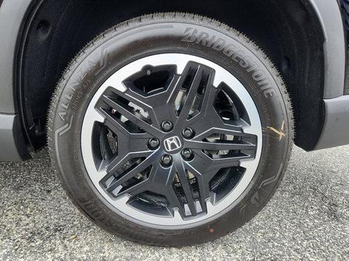 Crystal Black Pearl 2026 Honda Pilot Touring 8-Passenger