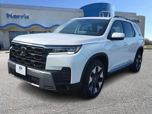 Platinum White Pearl 2026 Honda Pilot Touring 8-Passenger