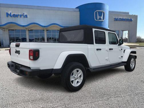 Bright White Clearcoat 2022 Jeep Gladiator Sport S