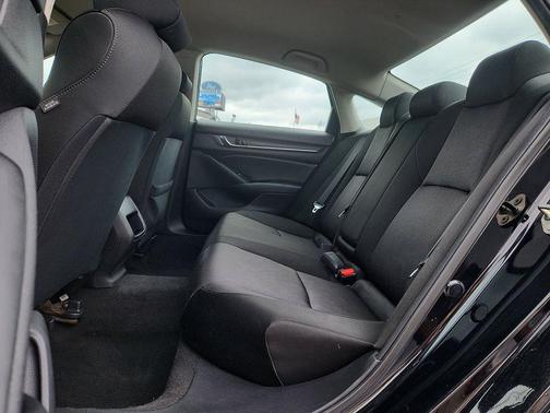 Crystal Black Pearl 2019 Honda Accord LX