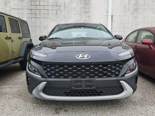 Ultra Black 2022 Hyundai KONA SE