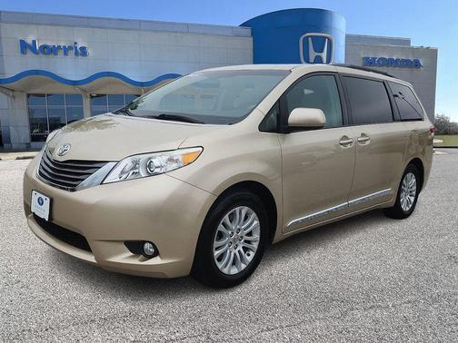 Sandy Beach Metallic 2014 Toyota Sienna XLE