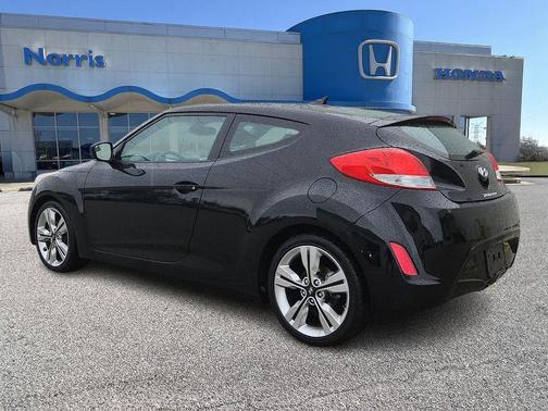 Ultra Black Pearl 2017 Hyundai Veloster Value Edition