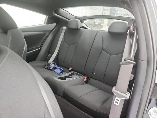 Ultra Black Pearl 2017 Hyundai Veloster Value Edition